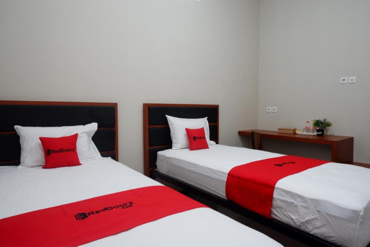 Reddoorz Near Kampus Ump Purwokerto 2 Hotell Sumbang Exteriör bild
