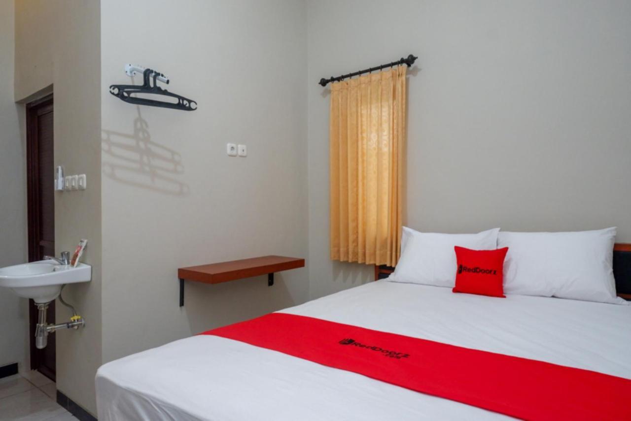 Reddoorz Near Kampus Ump Purwokerto 2 Hotell Sumbang Exteriör bild