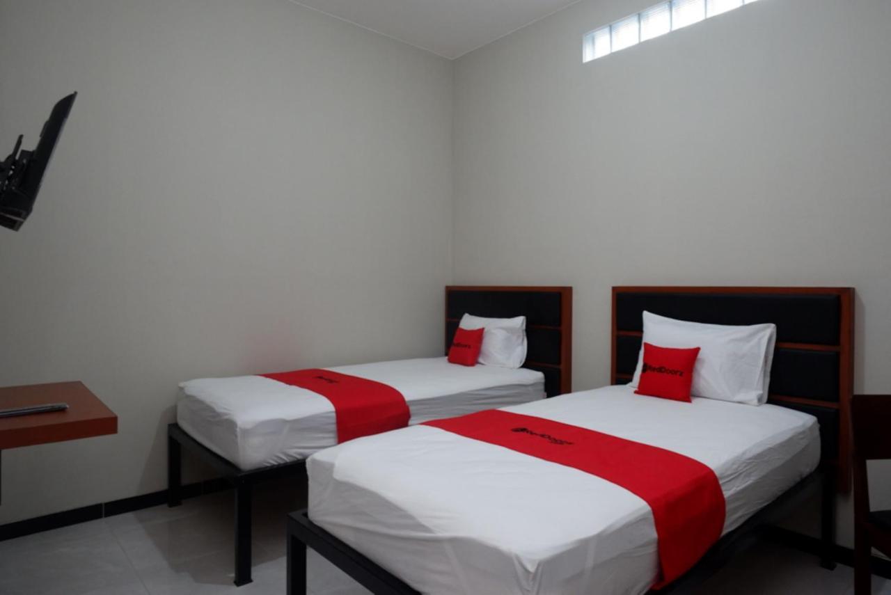 Reddoorz Near Kampus Ump Purwokerto 2 Hotell Sumbang Exteriör bild