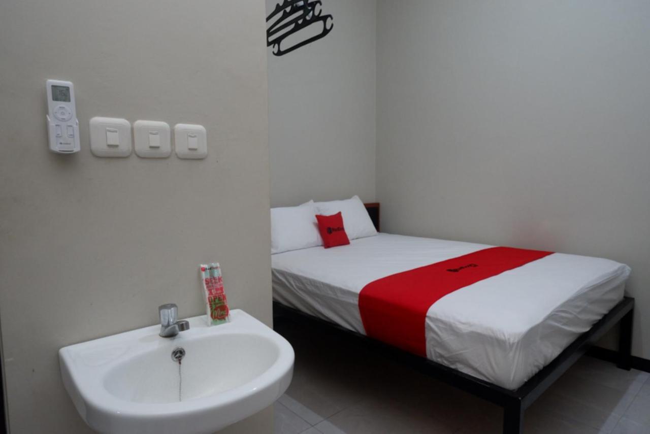 Reddoorz Near Kampus Ump Purwokerto 2 Hotell Sumbang Exteriör bild