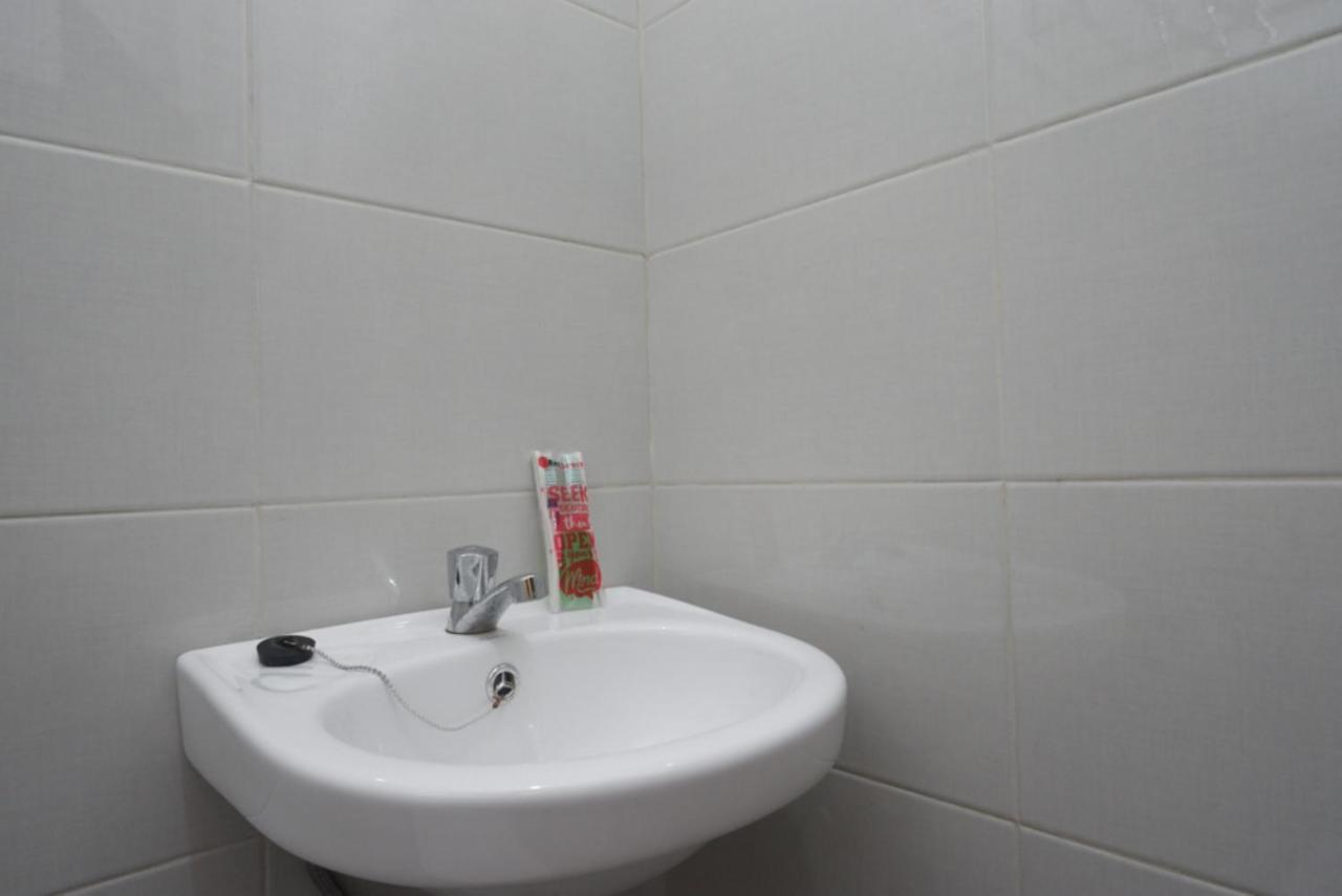 Reddoorz Near Kampus Ump Purwokerto 2 Hotell Sumbang Exteriör bild