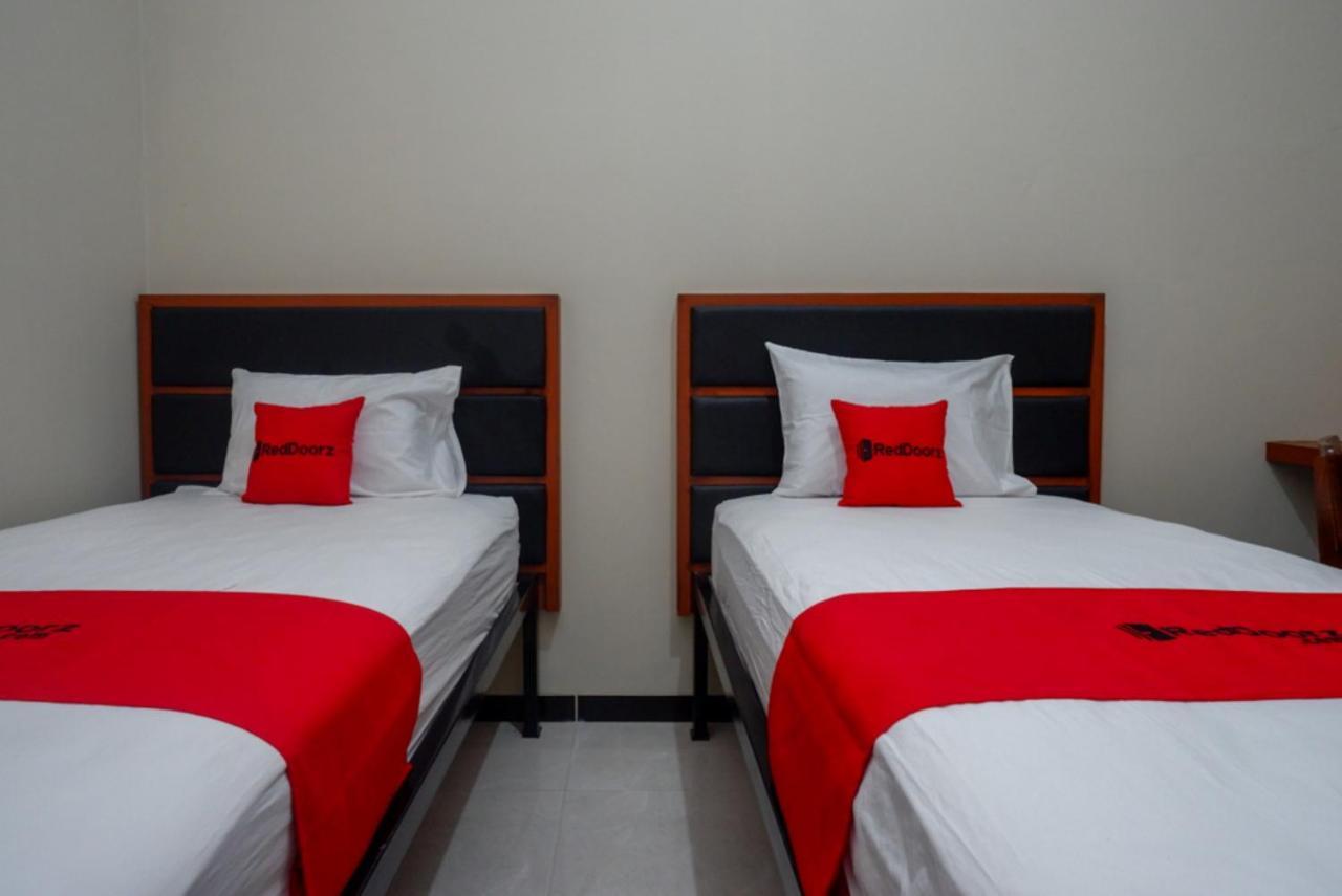 Reddoorz Near Kampus Ump Purwokerto 2 Hotell Sumbang Exteriör bild